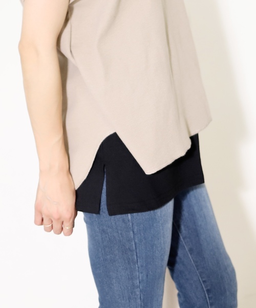 reca（レカ）の「スリット入りレイヤードTシャツ（Tシャツ/カットソー・レディース・ホワイト/グレー/ブラック/ホワイト系その他・FREE）」の3枚目の写真