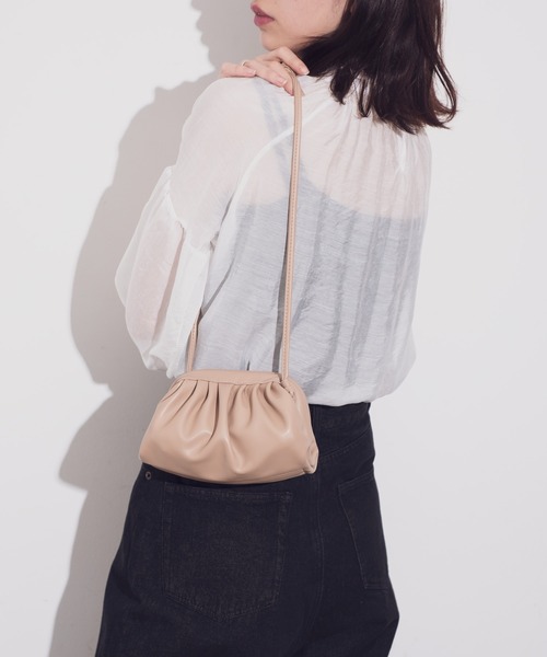 Aunt Marie's(アントマリーズ)の「AUNT MARIE'S ギャザーがま口ショルダーバッグ(ショルダーバッグ・レディース・ブラック/ベージュ・FREE)」の12枚目の写真