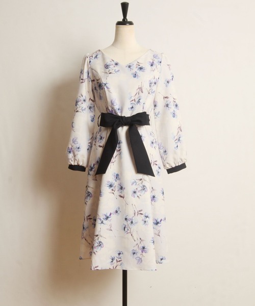 tocco closet（トッコ　クローゼット）の「ウエストりぼん付き配色フラワープリントワンピース（ワンピース・レディース・ピンク/ブルー・M）」の15枚目の写真