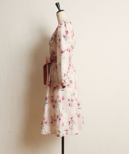 tocco closet（トッコ　クローゼット）の「ウエストりぼん付き配色フラワープリントワンピース（ワンピース・レディース・ピンク/ブルー・M）」の17枚目の写真