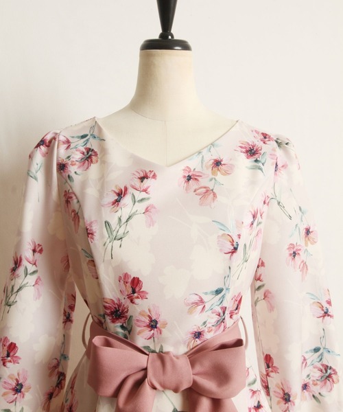 tocco closet（トッコ　クローゼット）の「ウエストりぼん付き配色フラワープリントワンピース（ワンピース・レディース・ピンク/ブルー・M）」の19枚目の写真