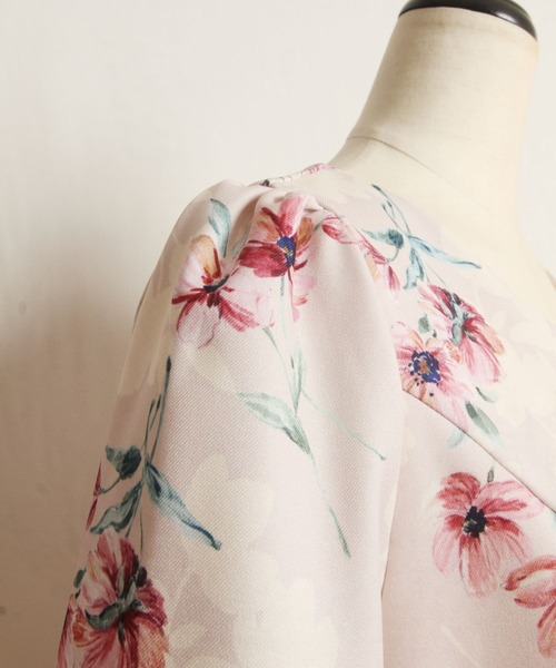 tocco closet（トッコ　クローゼット）の「ウエストりぼん付き配色フラワープリントワンピース（ワンピース・レディース・ピンク/ブルー・M）」の21枚目の写真