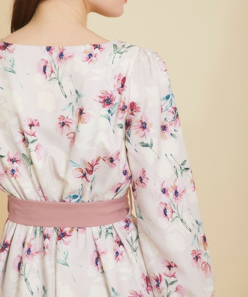 tocco closet（トッコ　クローゼット）の「ウエストりぼん付き配色フラワープリントワンピース（ワンピース・レディース・ピンク/ブルー・M）」の14枚目の写真
