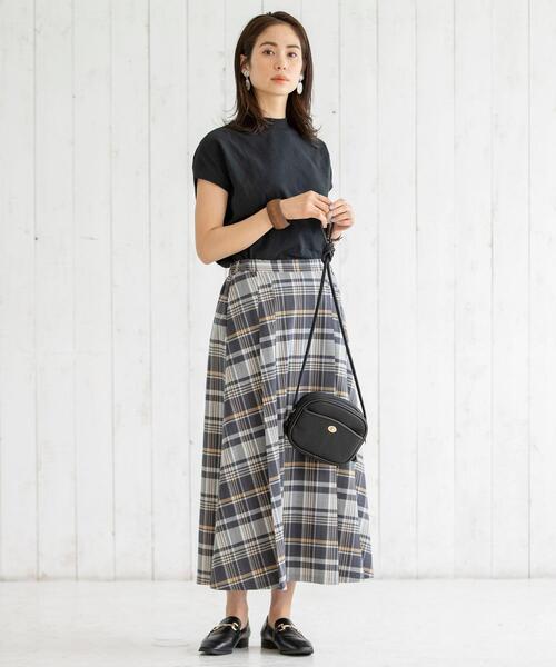 coen（コーエン）の「【WEB限定復刻】リピT・USAコットンハイネックTシャツ#（Tシャツ/カットソー・レディース・ダークブラウン/ケリー/ブラック/ライラック/ライトブルー/ブラウン系その他/ホワイト/マスタード/ダークグレー/ベージュ/コバルトブルー/オリーブ/パープル・FREE）」の16枚目の写真