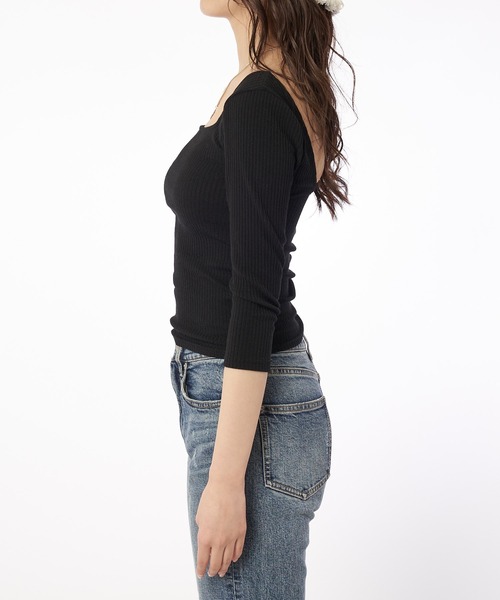 SPIRALGIRL(スパイラルガール)の「バックオープンリブトップス(Tシャツ/カットソー・レディース・ブラック/ベージュ/オフホワイト・FREE)」の7枚目の写真