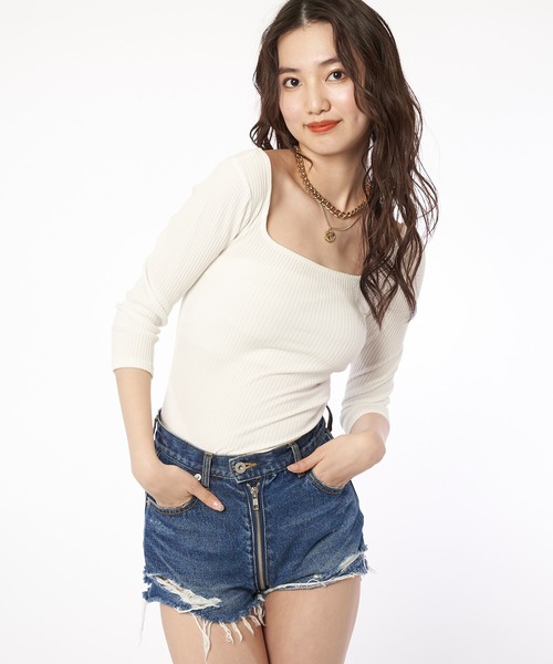 SPIRALGIRL(スパイラルガール)の「バックオープンリブトップス(Tシャツ/カットソー・レディース・ブラック/ベージュ/オフホワイト・FREE)」の6枚目の写真