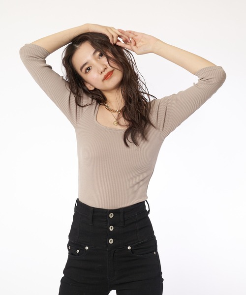 SPIRALGIRL(スパイラルガール)の「バックオープンリブトップス(Tシャツ/カットソー・レディース・ブラック/ベージュ/オフホワイト・FREE)」の10枚目の写真