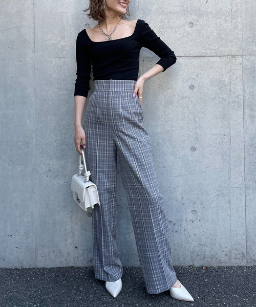 SPIRALGIRL(スパイラルガール)の「バックオープンリブトップス(Tシャツ/カットソー・レディース・ブラック/ベージュ/オフホワイト・FREE)」の12枚目の写真