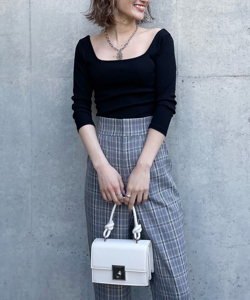 SPIRALGIRL(スパイラルガール)の「バックオープンリブトップス(Tシャツ/カットソー・レディース・ブラック/ベージュ/オフホワイト・FREE)」の13枚目の写真