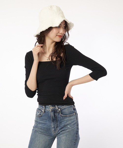 SPIRALGIRL(スパイラルガール)の「バックオープンリブトップス(Tシャツ/カットソー・レディース・ブラック/ベージュ/オフホワイト・FREE)」の16枚目の写真