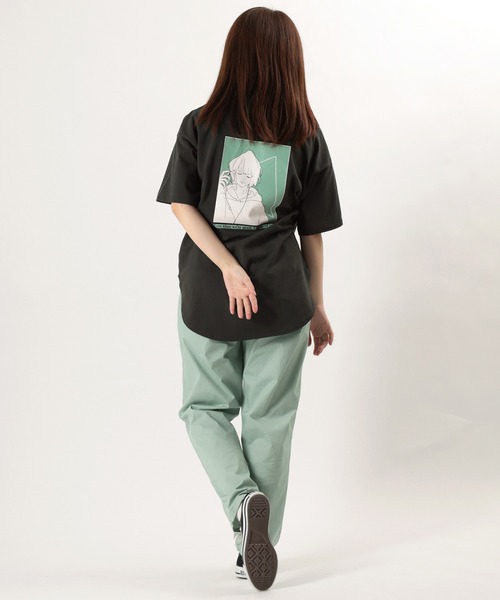 make a ray!(メイク ア レイ!)の「ビッグシルエット ガールイラスト バックプリントTシャツ/ラウンドシルエット/半袖Tシャツ(Tシャツ/カットソー・レディース・ライトグレー/ブラック/オフホワイト・M/L)」の12枚目の写真