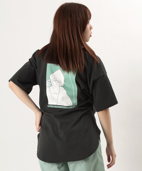 make a ray!(メイク ア レイ!)の「ビッグシルエット ガールイラスト バックプリントTシャツ/ラウンドシルエット/半袖Tシャツ(Tシャツ/カットソー・レディース・ライトグレー/ブラック/オフホワイト・M/L)」の4枚目の写真