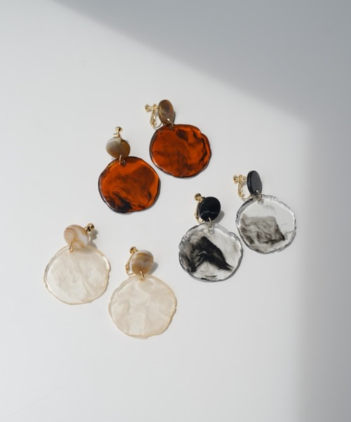 AMERICAN HOLIC(アメリカンホリック)の「ラウンドアクリルイヤリング *(イヤリング・レディース・ブラック/ブラウン/アイボリー・FREE)」の15枚目の写真