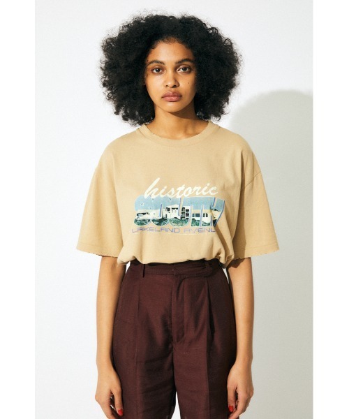 MOUSSY（マウジー）の「HISTORIC AVENUE Tシャツ（Tシャツ/カットソー・レディース・アイボリー/ライトブルー/ライトベージュ/ブラック・FREE）」の8枚目の写真