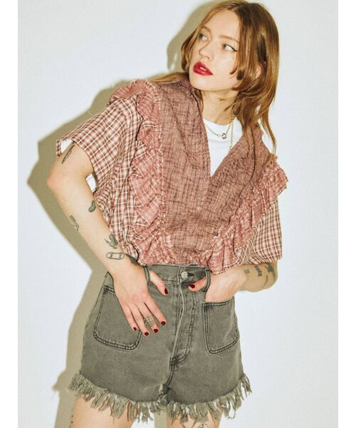 jouetie(ジュエティ)の「フリンジデニムショートパンツ(デニムパンツ・レディース・オフホワイト/ブラック/ライトブルー・LARGE/SMALL/MEDIUM/X-SMALL)」の12枚目の写真