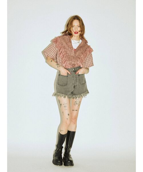 jouetie(ジュエティ)の「フリンジデニムショートパンツ(デニムパンツ・レディース・オフホワイト/ブラック/ライトブルー・LARGE/SMALL/MEDIUM/X-SMALL)」の10枚目の写真