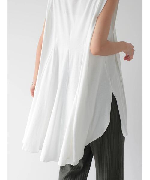 AMERICAN HOLIC(アメリカンホリック)の「フレアカットフレンチスリーブチュニック(Tシャツ/カットソー・レディース・チャコールグレー/ライトイエロー/オフホワイト/サックスブルー/ブルー・L/M)」の6枚目の写真