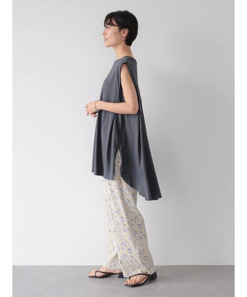 AMERICAN HOLIC(アメリカンホリック)の「フレアカットフレンチスリーブチュニック(Tシャツ/カットソー・レディース・チャコールグレー/ライトイエロー/オフホワイト/サックスブルー/ブルー・L/M)」の14枚目の写真