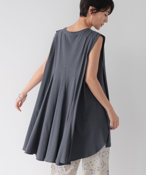 AMERICAN HOLIC(アメリカンホリック)の「フレアカットフレンチスリーブチュニック(Tシャツ/カットソー・レディース・チャコールグレー/ライトイエロー/オフホワイト/サックスブルー/ブルー・L/M)」の3枚目の写真