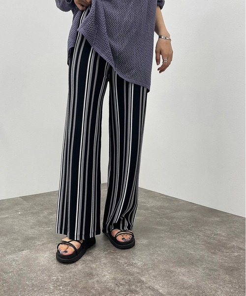 apres jour mignon（アプレジュールミニョン）の「マルチストライプニットパンツ【ZOZOTOWN限定アイテム】（その他パンツ・レディース・ブラック系その他/グリーン系その他3/アイボリー/ブルー系その他・SMALL/X-LARGE/MEDIUM）」の3枚目の写真
