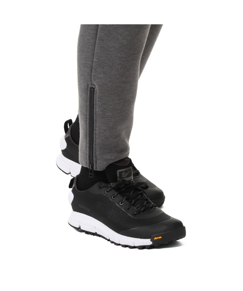 SOPHNET.（ソフネット）の「TECH KNIT HEM ZIP PANTS（スウェットパンツ・メンズ・チャコールグレー/ブラック・MEDIUM/LARGE/SMALL/X-LARGE）」の14枚目の写真