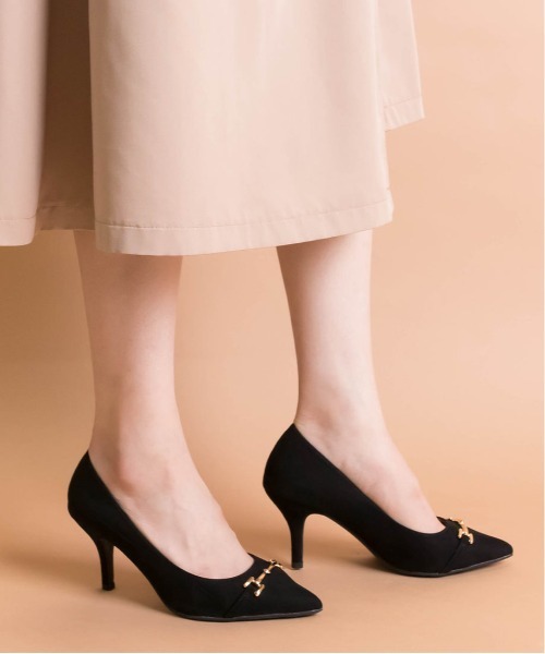 RANDA(ランダ)の「ストレスフリー/3E幅広 ソフト ビットパーツパンプス(パンプス・レディース・カーキ/グレイッシュベージュ/ブラック/アイボリー/ピンク・23.5/24.5/22.5/25.5/23/24/22/25)」の19枚目の写真