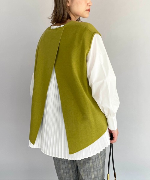 PICCIN（ピッチン）の「ニットベスト付き後ろプリーツブラウス（シャツ/ブラウス・レディース・ブラック/ベージュ/黄緑系・M）」の3枚目の写真