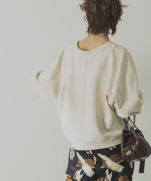 URBAN RESEARCH（アーバンリサーチ）の「製品染めボリュームスリーブプルオーバー（Tシャツ/カットソー・レディース・オフホワイト/ブラウン/グリーン・FREE）」の20枚目の写真