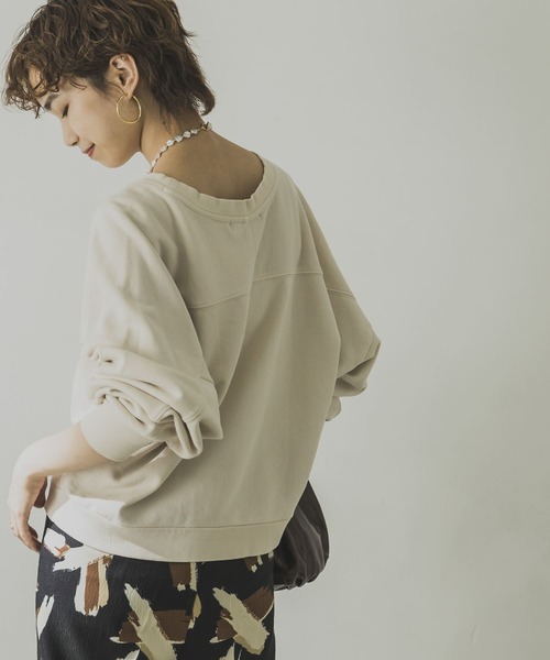 URBAN RESEARCH（アーバンリサーチ）の「製品染めボリュームスリーブプルオーバー（Tシャツ/カットソー・レディース・オフホワイト/ブラウン/グリーン・FREE）」の4枚目の写真