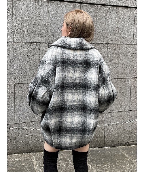 ENVYM(アンビー)の「タックスリーブコクーンCT(その他アウター・レディース・ブラック/ベージュ・FREE)」の8枚目の写真