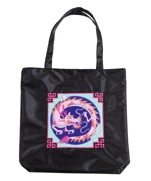 PUNYUS（プニュズ）の「ドラゴン刺繍サテントートバッグ（トート