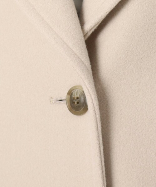 couture brooch(クチュールブローチ)の「◆【定番コートもフェミニンに】さらっとキマるチェスターコート(チェスターコート・レディース・サンドベージュ/ライトパープル/ライトベージュ・40/38)」の12枚目の写真