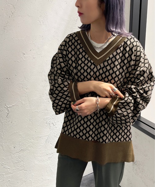 apres jour mignon(アプレジュールミニョン)の「ジャガードニットトップス【ZOZOTOWN限定アイテム】(ニット/セーター・レディース・ブラウン系その他/ダークブルー/ブラック系その他・フリー/X-LARGE)」の4枚目の写真