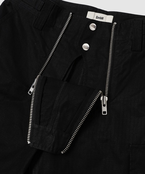 GmbH(ゲーエムベーハー)の「Woven CARGO TROUSER WITH DOUBLE ZIPS(その他パンツ・メンズ・ブラック・34/32)」の2枚目の写真