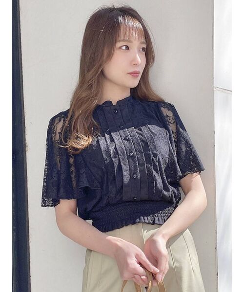 完売品！ dazzlin ハーフスリーブレースブラウス dazzlin（ダズリン）の「ハーフスリーブレースブラウス（シャツ