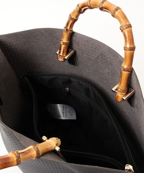 Te chichi（テチチ）の「バンブーハンドル合皮トートバッグ（トートバッグ・レディース・モカ/オフホワイト/ブラック・ﾌﾘ-）」の6枚目の写真