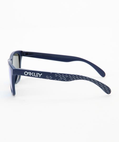OAKLEY(オークリー)の「OAKLEY / Frogskins B1B COLLECTION(ASIAN FIT)(サングラス・メンズ・ブラック/ブルー・ONE SIZE)」の4枚目の写真