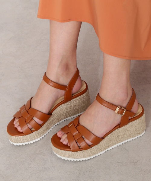 NATURAL BEAUTY BASIC（ナチュラルビューティーベーシック）の「グルカウエッジサンダル（サンダル・レディース・キャメル/ブラック・SMALL/MEDIUM/LARGE）」の3枚目の写真