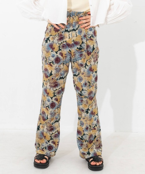 nemne store(ネンネストア)の「ボタニカル花柄イージーパンツ(その他パンツ・レディース・ブラック/グリーン・フリー)」の3枚目の写真