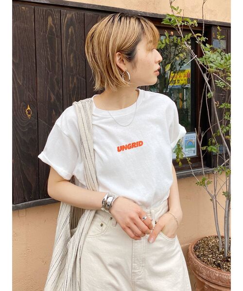 Ungrid(アングリッド)の「UngridロゴルーズTee(Tシャツ/カットソー・レディース・ブラック/オフホワイト/ピンク/ブルー/グリーン・FREE)」の2枚目の写真