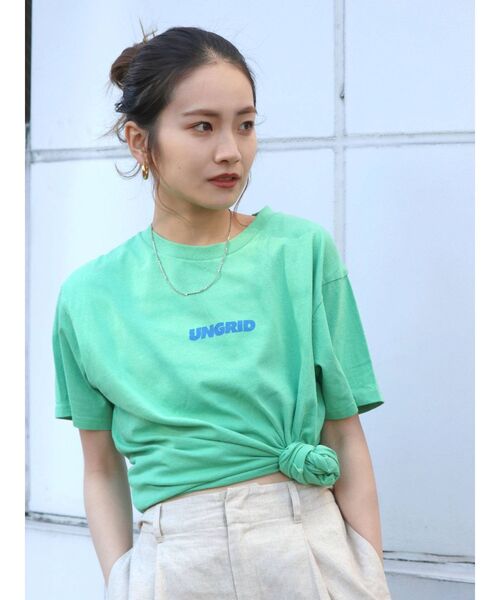 Ungrid(アングリッド)の「UngridロゴルーズTee(Tシャツ/カットソー・レディース・ブラック/オフホワイト/ピンク/ブルー/グリーン・FREE)」の3枚目の写真