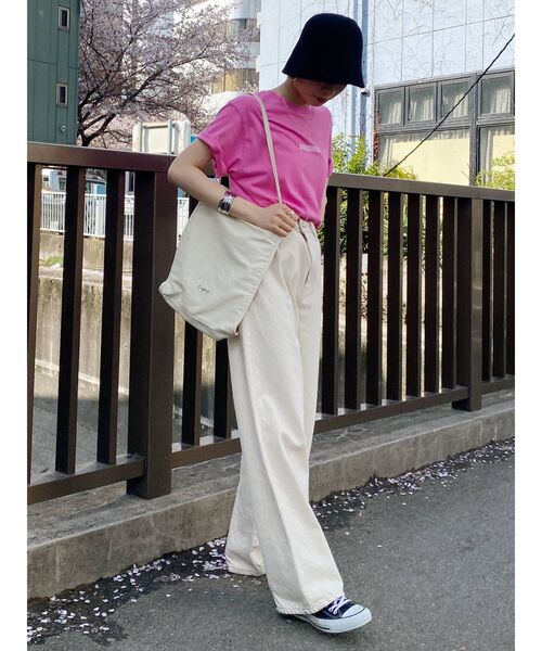 Ungrid(アングリッド)の「UngridロゴルーズTee(Tシャツ/カットソー・レディース・ブラック/オフホワイト/ピンク/ブルー/グリーン・FREE)」の13枚目の写真