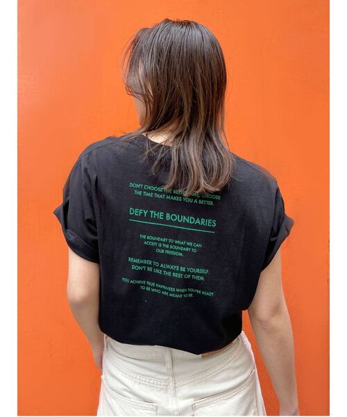 Ungrid(アングリッド)の「UngridロゴルーズTee(Tシャツ/カットソー・レディース・ブラック/オフホワイト/ピンク/ブルー/グリーン・FREE)」の17枚目の写真