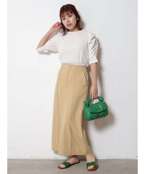COTORICA(コトリカ)の「リネンライクピンタックタイトスカート(スカート・レディース・ブラック/ベージュ/ブルー・SMALL/MEDIUM)」の4枚目の写真
