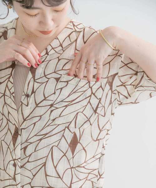 ITEMS URBANRESEARCH（アイテムズ アーバンリサーチ）の「カイキンプリントシャツ（シャツ/ブラウス・レディース・ブラック/オフホワイト・FREE）」の16枚目の写真