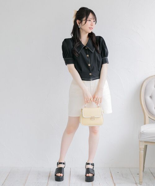 ems excite（エムズエキサイト）の「ステッチショートシャツ（シャツ/ブラウス・レディース・ブラック/ホワイト/ライトグレー・FREE）」の6枚目の写真