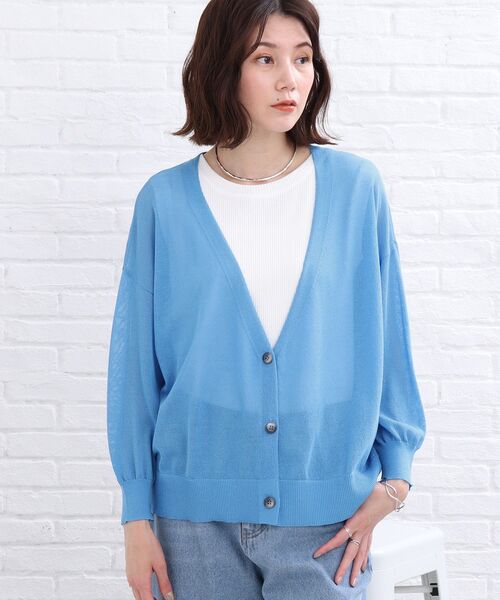 SHOO・LA・RUE（シューラルー）の「◆【洗える】シアー Vネック カーディガン（カーディガン/ボレロ・レディース・ブラック/オレンジ/ブルー/グリーン/ホワイト系・00）」の7枚目の写真