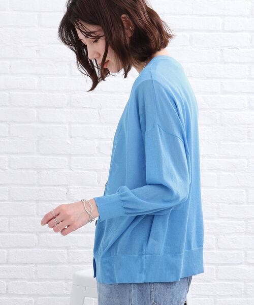 SHOO・LA・RUE（シューラルー）の「◆【洗える】シアー Vネック カーディガン（カーディガン/ボレロ・レディース・ブラック/オレンジ/ブルー/グリーン/ホワイト系・00）」の8枚目の写真