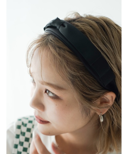 JUMELLE(ジュメロ)の「サテンリボンヘッドバンド(カチューシャ・レディース・ブラック・FREE)」の10枚目の写真