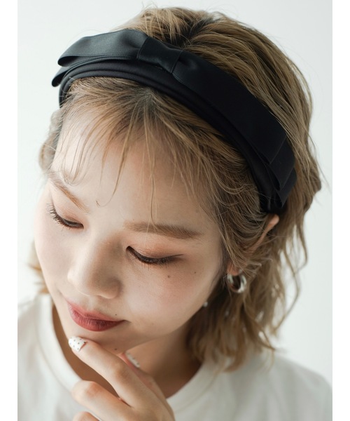 JUMELLE(ジュメロ)の「サテンリボンヘッドバンド(カチューシャ・レディース・ブラック・FREE)」の11枚目の写真